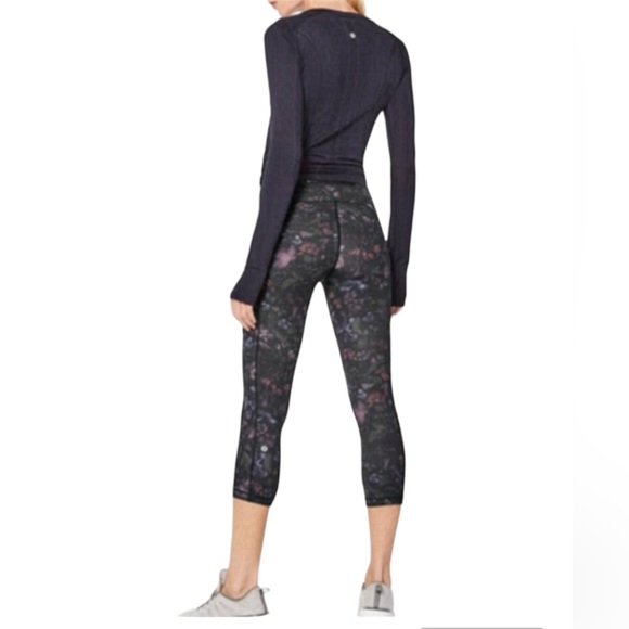 Lululemon Speed Up Crop 21” - Picture 2 of 9